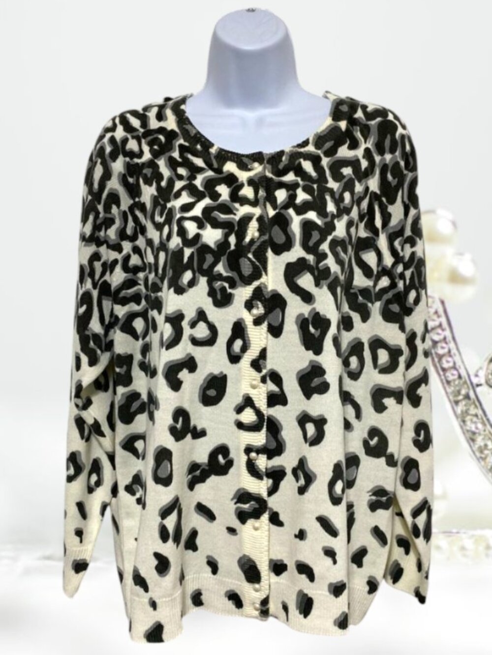 Judy Bond-Women's Petite XL Button Sweater Acrylic Long Sleeve Multi-Color